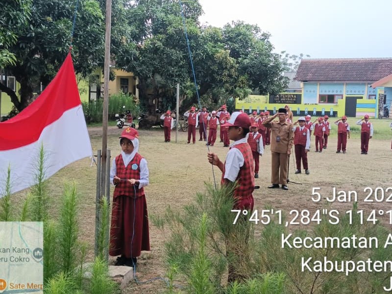 KEGIATAN UPACARA BENDARA AWAL SEMESTER 2